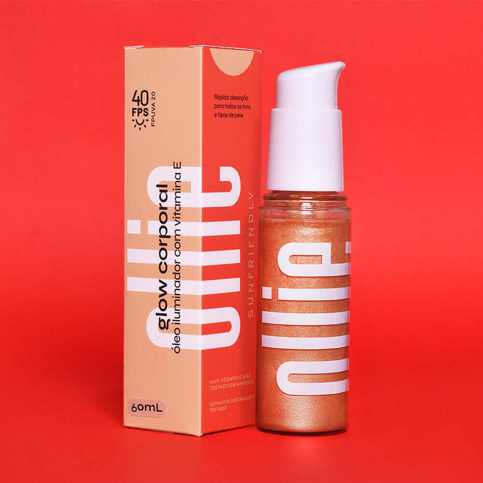 Caixa e embalagaem de produto do Iluminador Glow Corporal FPS 40  da Ollie em fundo vermelho alaranjado.